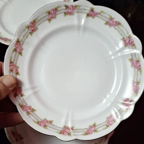 Vintage Scalloped Bone China Plates - Pink Rose Garland & Gold Rim - Set of 6 - Picture 8 of 15